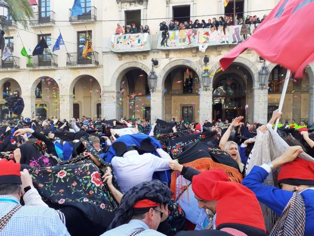 Arrenca el Carnaval de Vilanova: sàtira, tradició i participació rècord Arrenca el Carnaval de Vilanova: sàtira, tradició i participació rècord