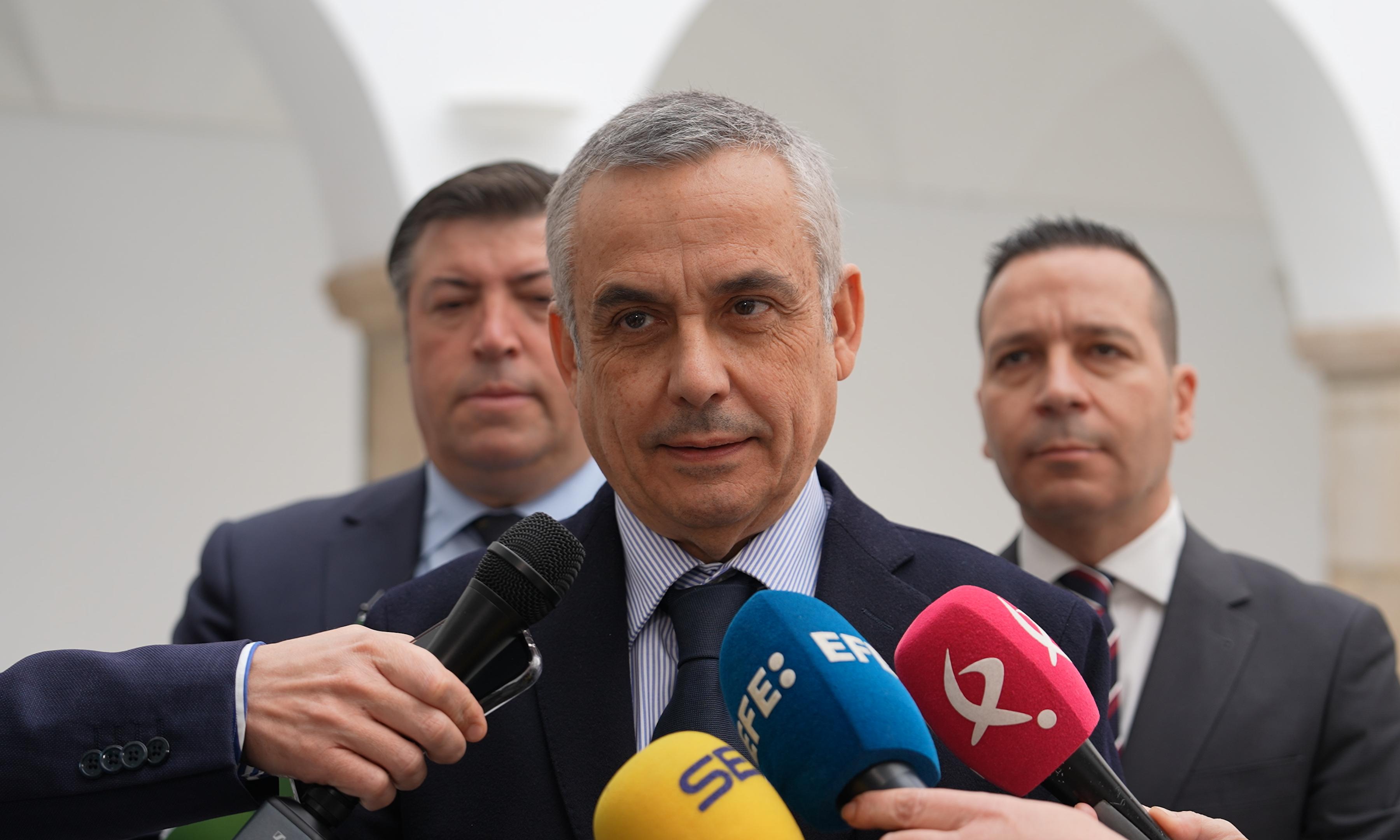 Vox mantiene la discreción en las negociaciones con Guardiola sin avanzar su voto en la investidura Vox mantiene la discreción en las negociaciones con Guardiola sin avanzar su voto en la investidura