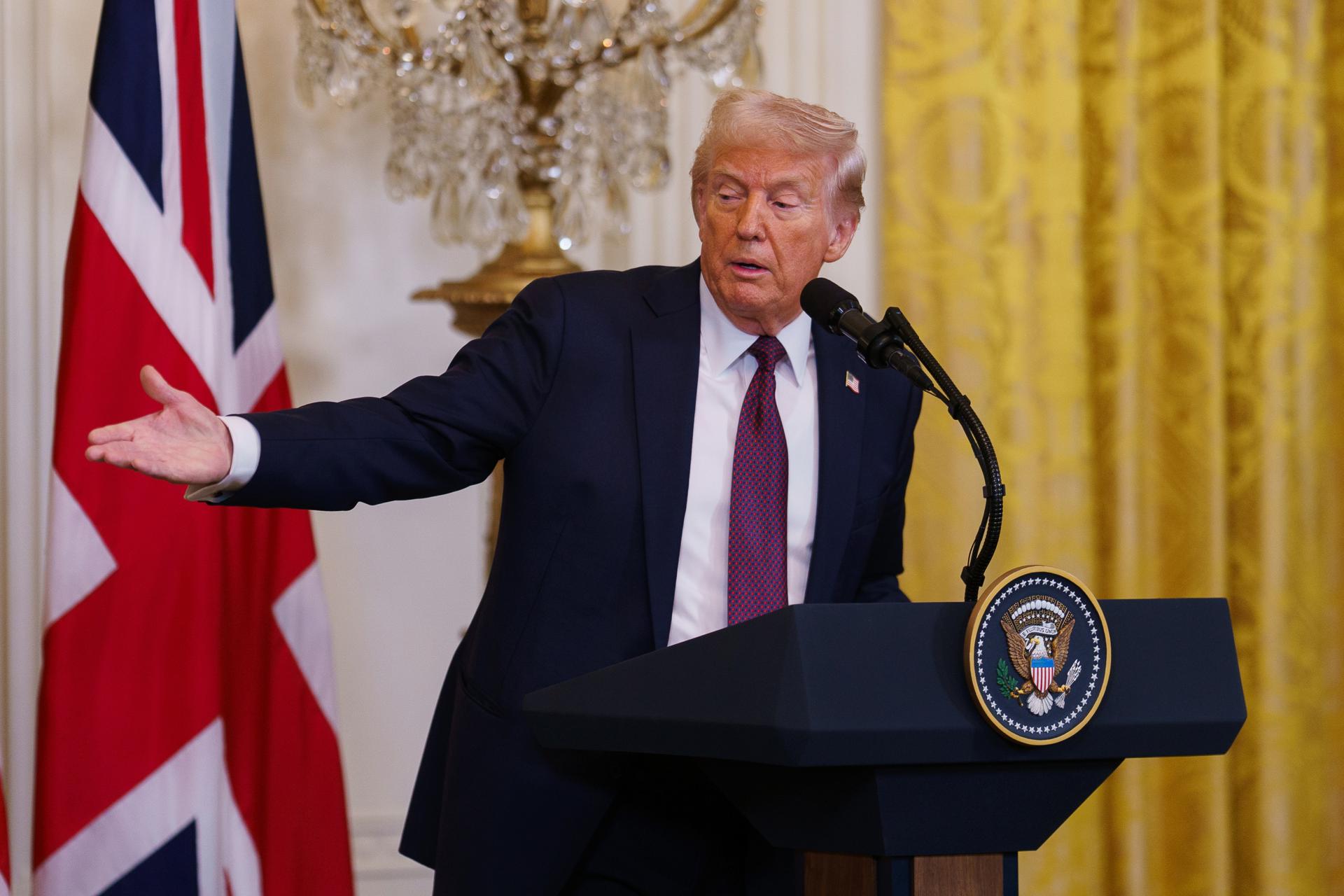 Trump se desdice sobre Zelenski: "¿Dije yo que era un dictador? No puedo creer que dijera eso, siguiente pregunta" Trump se desdice sobre Zelenski: "¿Dije yo que era un dictador? No puedo creer que dijera eso, siguiente pregunta"