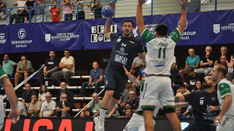 El Balonmano Servigroup se enfrenta este domingo a las doce y media al Anaitasuna sin margen de error El Balonmano Servigroup se enfrenta este domingo a las doce y media al Anaitasuna sin margen de error