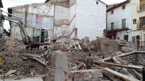 Imagen del derribo del Casino de Montalbán DERRIBO