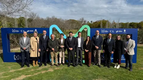 Autoridades y directivos de Aguas de Alicante asistentes al acto Autoridades y directivos de Aguas de Alicante asistentes al acto