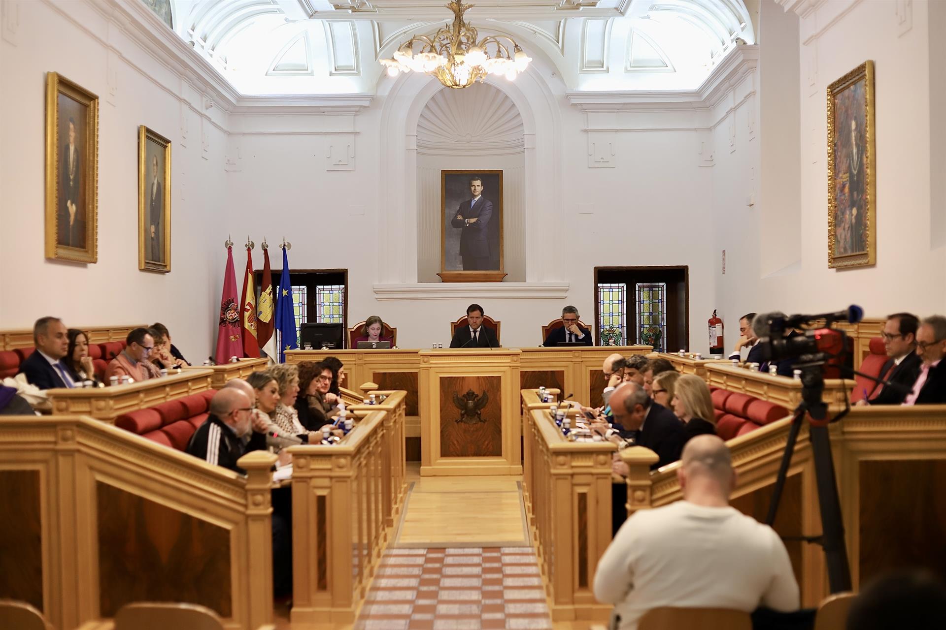 Partido Popular y Vox rechazan la moción conjunta sobre el 8-M de PSOE e Izquierda Unida Partido Popular y Vox rechazan la moción conjunta sobre el 8-M de PSOE e Izquierda Unida