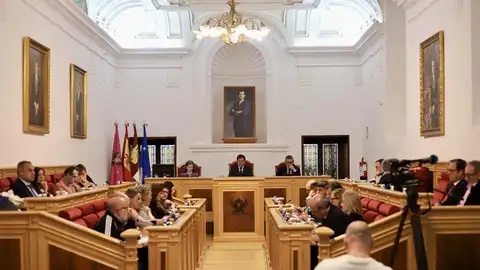 Partido Popular y Vox rechazan la moción conjunta sobre el 8-M de PSOE e Izquierda Unida Partido Popular y Vox rechazan la moción conjunta sobre el 8-M de PSOE e Izquierda Unida