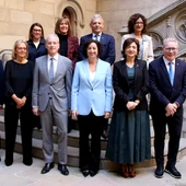 La consellera d'Economia, Alícia Romero; i el secretari d'Estat d'Hisenda, Jesús Gascón, en la foto de família de la comissió bilateral d'Afers Econòmics La consellera d'Economia, Alícia Romero; i el secretari d'Estat d'Hisenda, Jesús Gascón, en la foto de família de la comissió bilateral d'Afers Econòmics