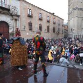 Momento del entierro de la sardina en la Plaza del Ayuntamiento. 