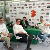 Marta Llinares con los cocineros Jaume Pinet, Mónica Elordi y Leandro García. Mostra de Cuina Marta Llinares con los cocineros Jaume Pinet, Mónica Elordi y Leandro García. Mostra de Cuina