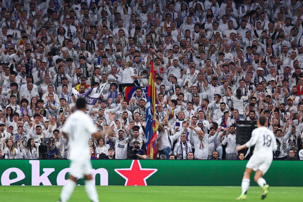 La UEFA amenaza al Real Madrid con el cierre parcial del Santiago Bernabéu en Champions La UEFA amenaza al Real Madrid con el cierre parcial del Santiago Bernabéu en Champions