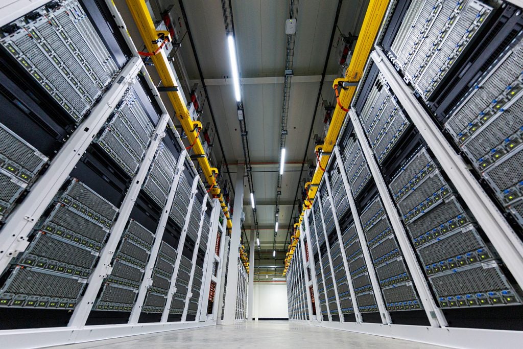 Microsoft invertirá cerca de 2.900 millones en un nuevo centro de datos en Zaragoza Microsoft invertirá cerca de 2.900 millones en un nuevo centro de datos en Zaragoza