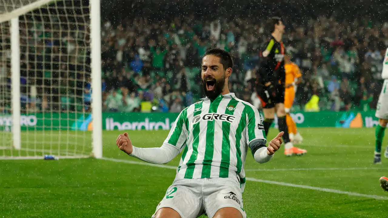 Isco Alarcón, jugador del Betis tras anotar el segundo gol del equipo Isco Alarcón, jugador del Betis tras anotar el segundo gol del equipo