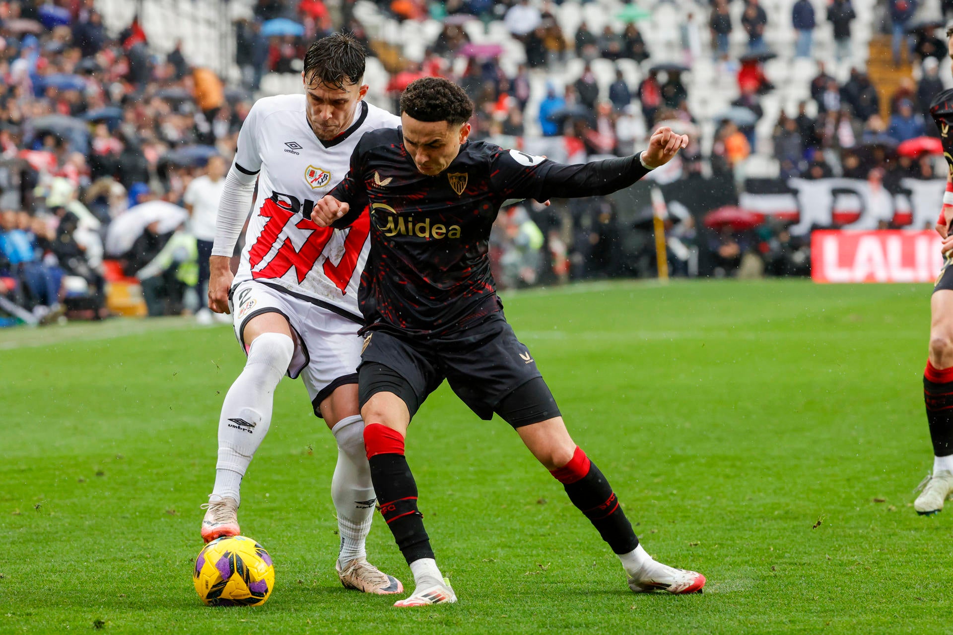 Rayo y Sevilla firman tablas en el duelo de golazos entre Ratiu y Lukébakio (1-1) Rayo y Sevilla firman tablas en el duelo de golazos entre Ratiu y Lukébakio (1-1)