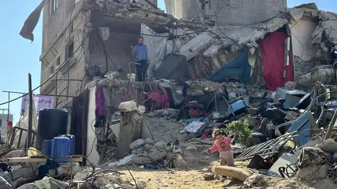 Entre escombros y destrucción, los habitantes de Gaza se preparan para dar la bienvenida al segundo Ramadán desde que se inició la guerra. Entre escombros y destrucción, los habitantes de Gaza se preparan para dar la bienvenida al segundo Ramadán desde que se inició la guerra.