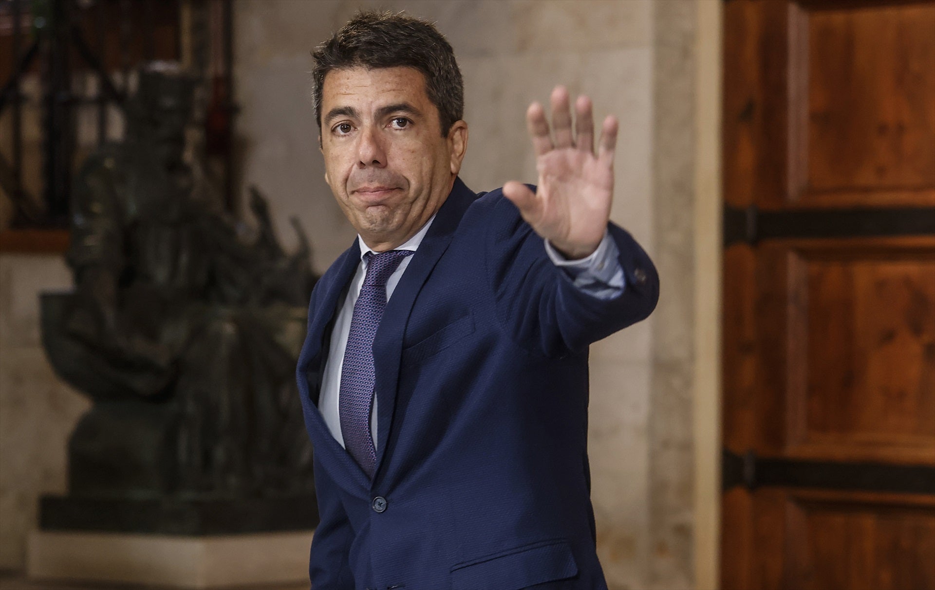 Tertulia: ¿Es lógico que se pida abiertamente la dimisión de Mazón? Tertulia: ¿Es lógico que se pida abiertamente la dimisión de Mazón?