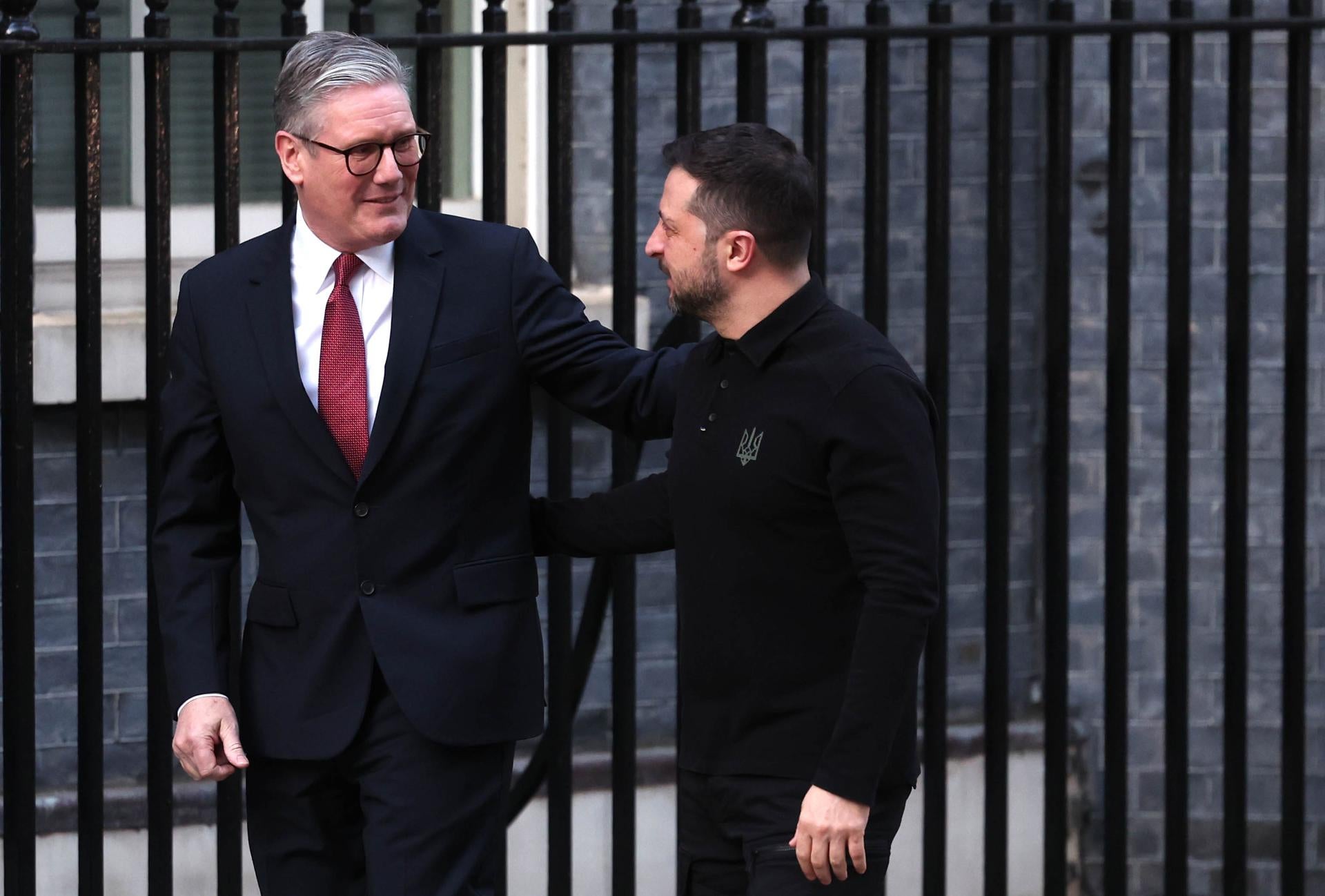 Starmer abre las puertas a Zelenski en Londres: "Tiene el apoyo de todo Reino Unido" Starmer abre las puertas a Zelenski en Londres: "Tiene el apoyo de todo Reino Unido"