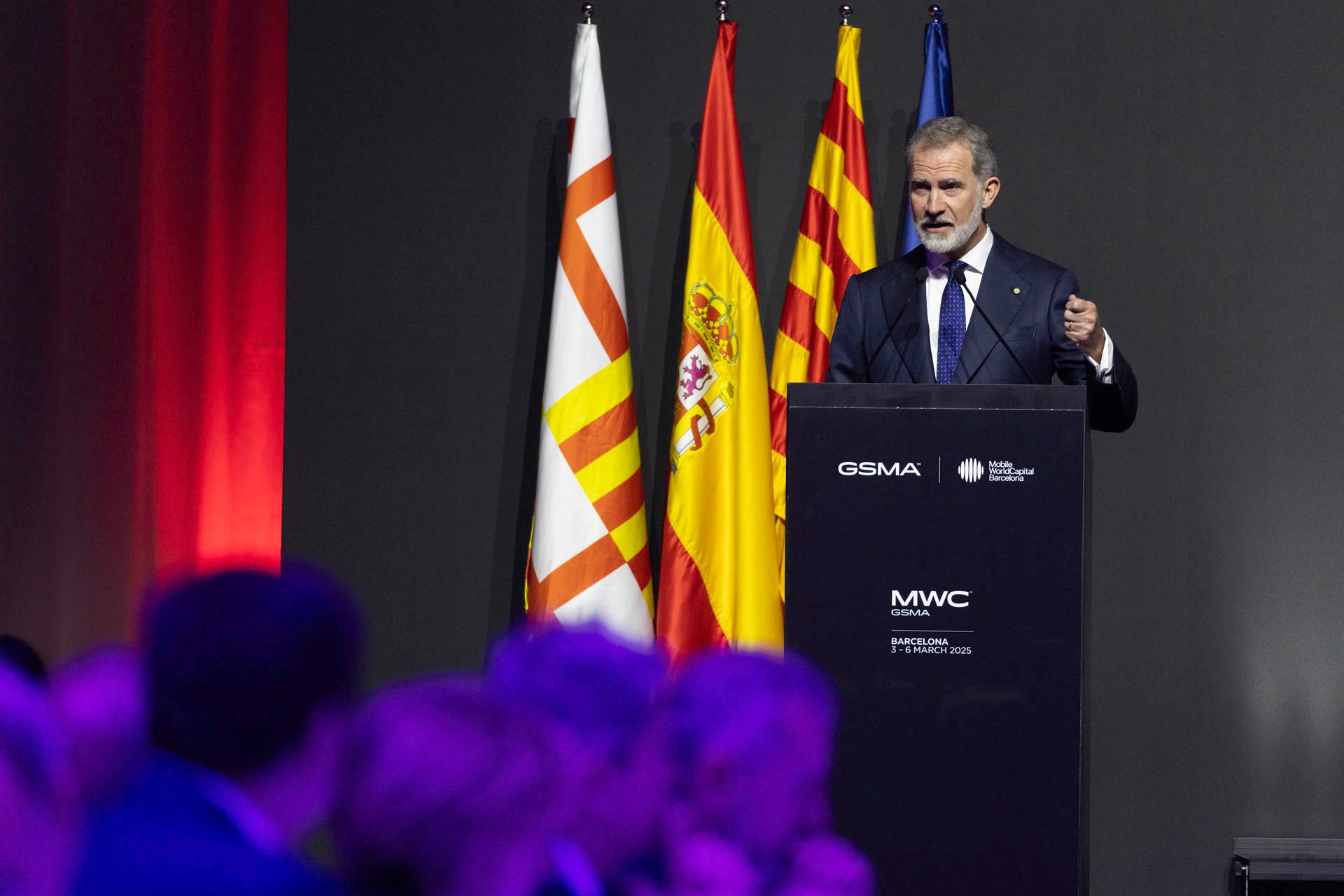 Felipe VI defiende "la legítima defensa" y la integridad territorial de Ucrania en la cena del Mobile World Congress 2025 Felipe VI defiende "la legítima defensa" y la integridad territorial de Ucrania en la cena del Mobile World Congress 2025