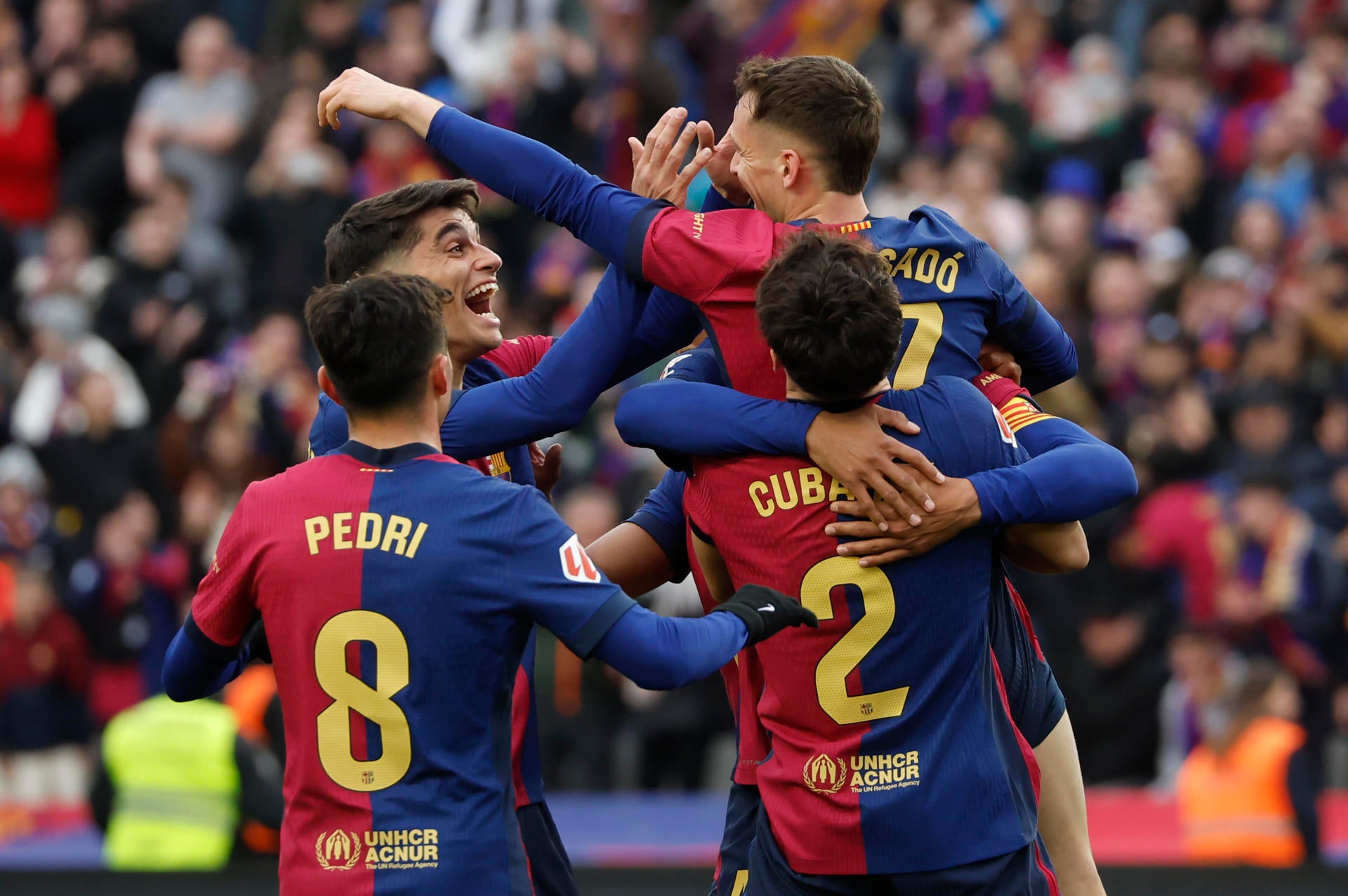 El Barcelona arrasa a la Real Sociedad y mantiene el liderato El Barcelona arrasa a la Real Sociedad y mantiene el liderato
