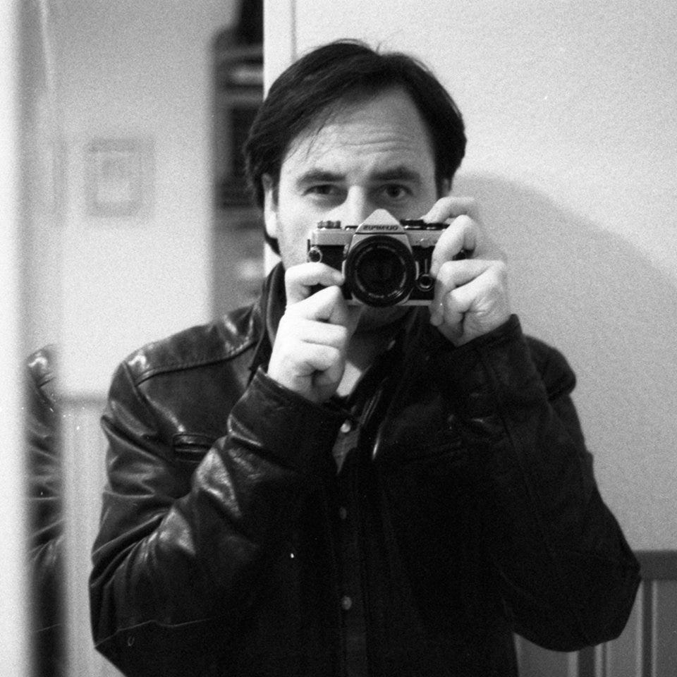 Del periodismo de misterio al periodismo de viajes Del periodismo de misterio al periodismo de viajes