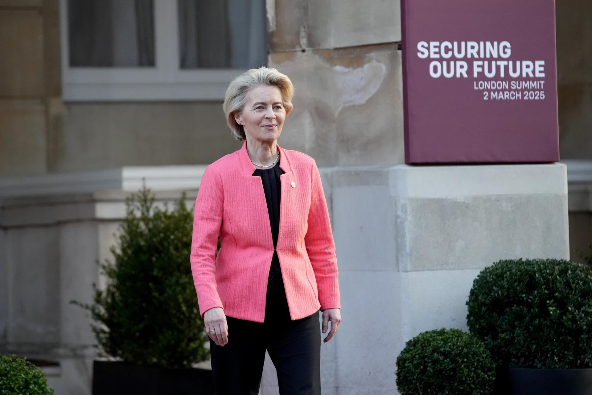Ursula Von Der Leyen, tras la cumbre en Londres: "Necesitamos rearmar Europa urgentemente" Ursula Von Der Leyen, tras la cumbre en Londres: "Necesitamos rearmar Europa urgentemente"