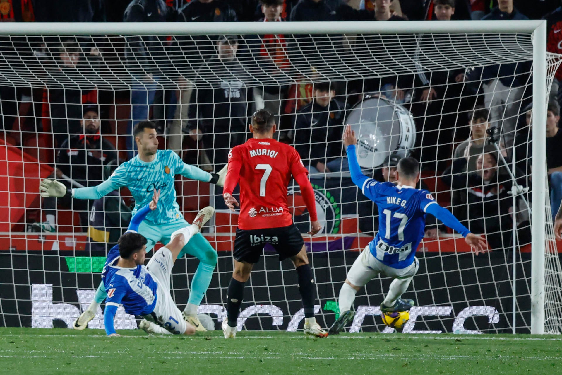 Kike García da aire al Alavés con un empate ante el Mallorca Kike García da aire al Alavés con un empate ante el Mallorca