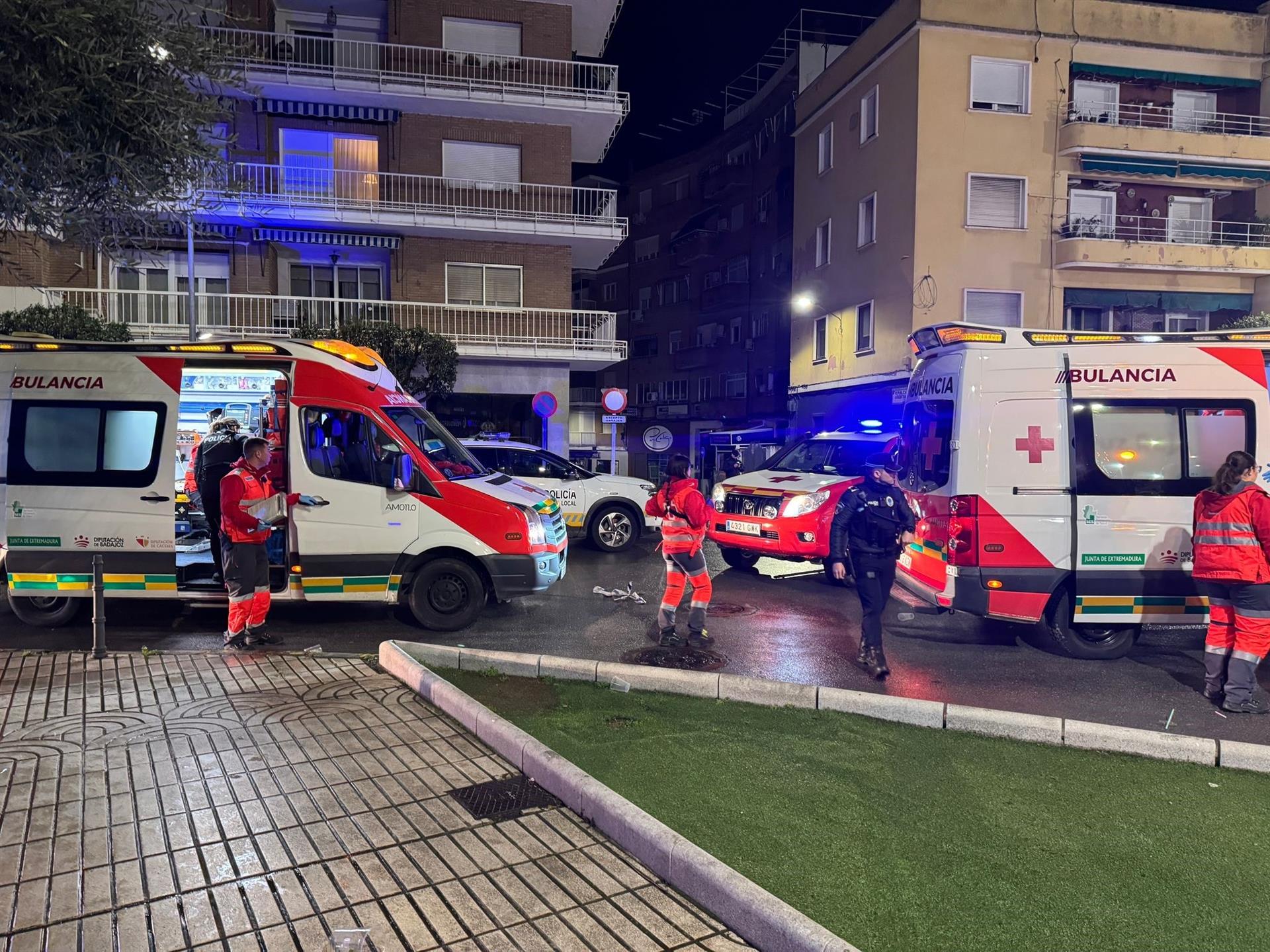 Heridos dos hombres de 35 y 25 años tras una reyerta en la zona de Saavedra Palmeiro de Badajoz Heridos dos hombres de 35 y 25 años tras una reyerta en la zona de Saavedra Palmeiro de Badajoz