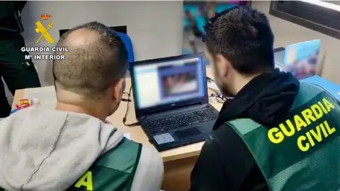 Detenido un ciberdepredador sexual que embaucaba a menores para obtener material pornográfico Detenido un ciberdepredador sexual que embaucaba a menores para obtener material pornográfico