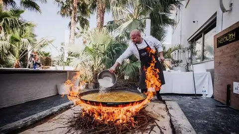 Preparando un arroz al sarmiento Preparando un arroz al sarmiento
