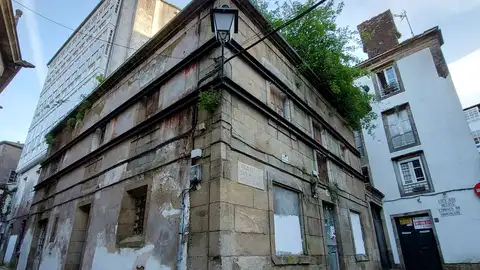 El Concello de Santiago sacará "de forma inminente" a subasta cuatro edificios del registro de solares El Concello de Santiago sacará "de forma inminente" a subasta cuatro edificios del registro de solares
