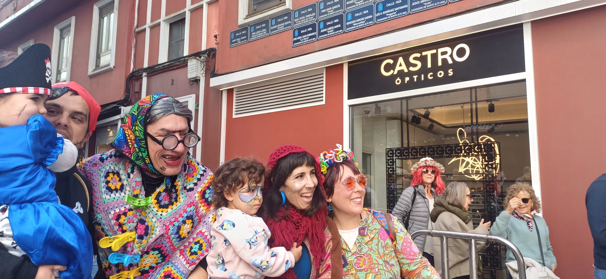 La Paca ya tiene su placa de choqueira de Monte Alto 2025 en la calle San José La Paca ya tiene su placa de choqueira de Monte Alto 2025 en la calle San José