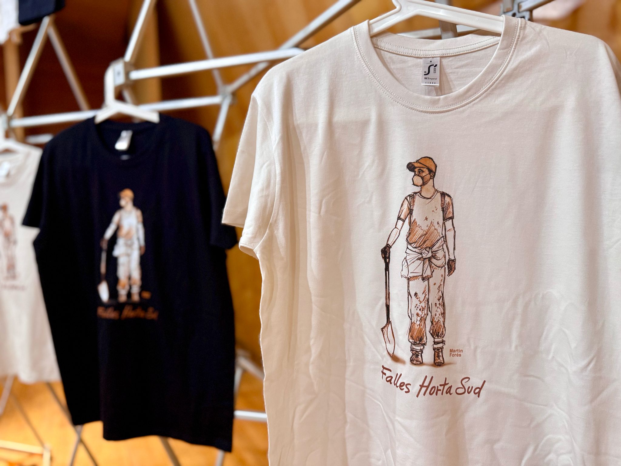 Caixa Popular col.labora amb la samarreta solidària per a falles afectades per la DANA Caixa Popular col.labora amb la samarreta solidària per a falles afectades per la DANA