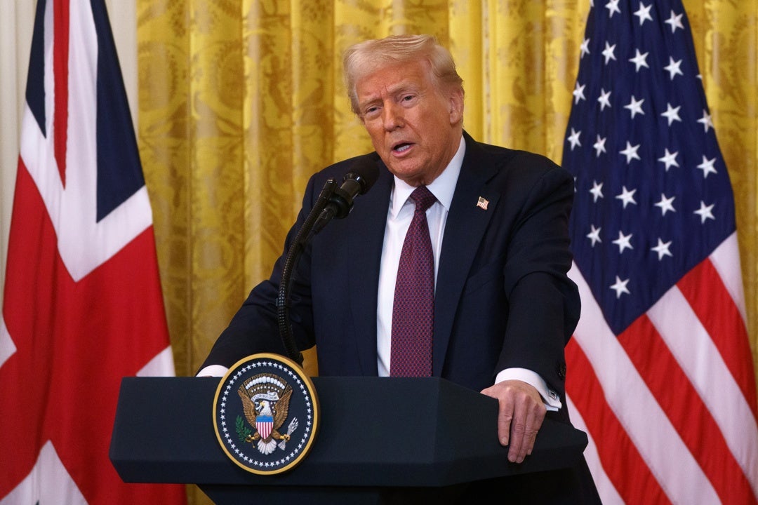 Trump suspende la ayuda militar a Ucrania tras la discusión con Zelenski en el Despacho Oval Trump suspende la ayuda militar a Ucrania tras la discusión con Zelenski en el Despacho Oval