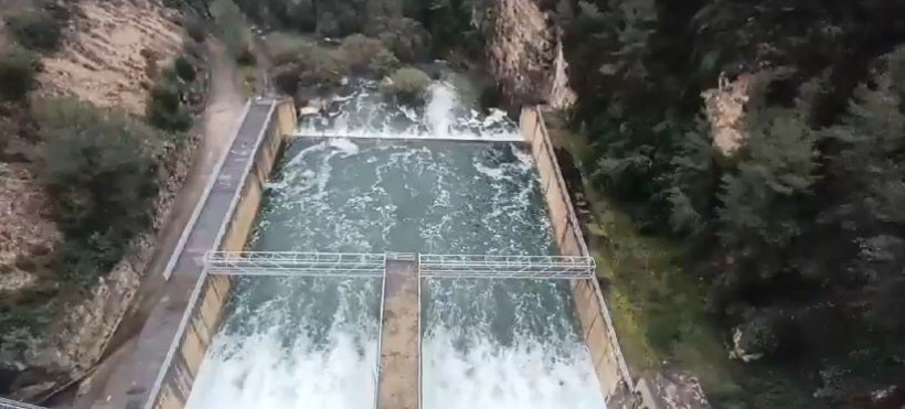 La presa de Ulldecona vierte por aliviadero, Regajo y Algar siguen desaguando y María Cristina asume bien el caudal La presa de Ulldecona vierte por aliviadero, Regajo y Algar siguen desaguando y María Cristina asume bien el caudal