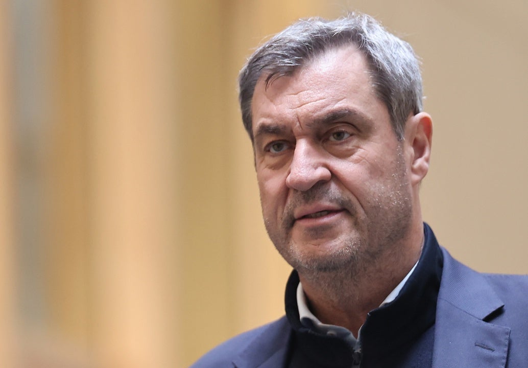 El modelo alemán de Baviera que ha imitado Pedro Sánchez para darle las competencias de inmigración a Junts El modelo alemán de Baviera que ha imitado Pedro Sánchez para darle las competencias de inmigración a Junts