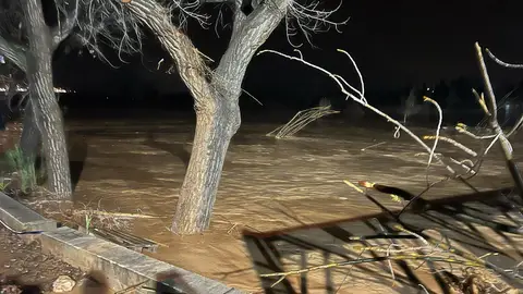 El río Turia a su paso por Riba-roja de Túria (Valencia) El río Turia a su paso por Riba-roja de Túria (Valencia)