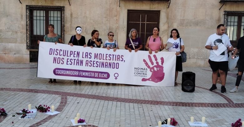 'En derecho de las mujeres, ni un paso atrás', lema de la Coordinadora Feminista de Elche para el 8-M 'En derecho de las mujeres, ni un paso atrás', lema de la Coordinadora Feminista de Elche para el 8-M