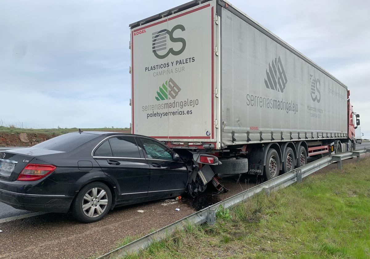 Un accidente de tráfico en la A-5 en Mérida deja dos heridos con policontusiones Un accidente de tráfico en la A-5 en Mérida deja dos heridos con policontusiones