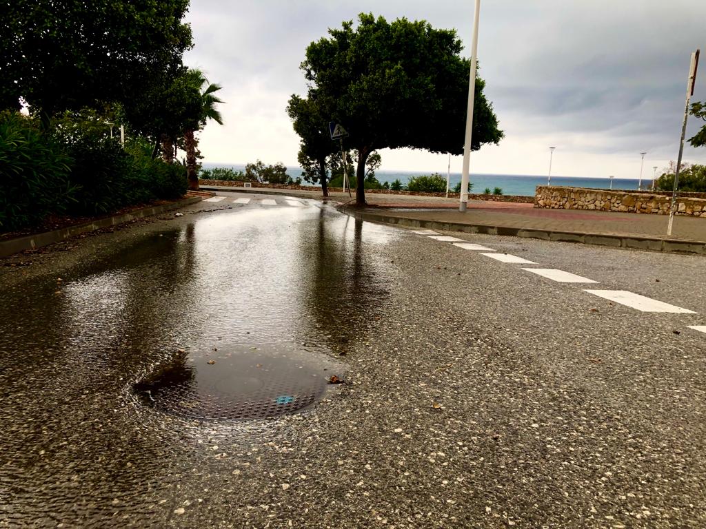 La comarca vuelve a suspender clases y actividades por la alerta de lluvias salvo en Benidorm, la Vila Joiosa y l’Alfàs del Pi La comarca vuelve a suspender clases y actividades por la alerta de lluvias salvo en Benidorm, la Vila Joiosa y l’Alfàs del Pi