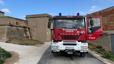 Bomberos de la Diputación llevando agua a Mazaleón BOMBEROS