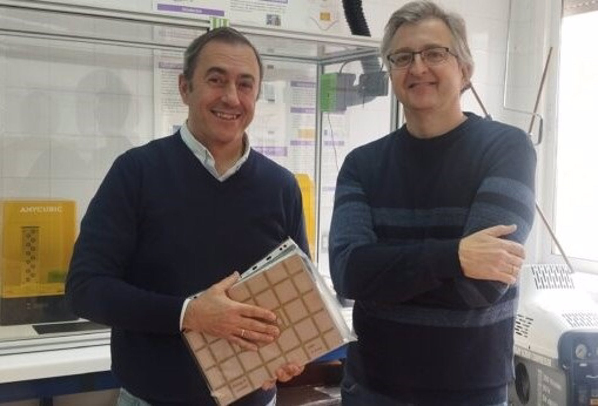 Investigadores de la Politécnica de Cáceres desarrollan un método para el diseño de antenas embarcadas en satélites Investigadores de la Politécnica de Cáceres desarrollan un método para el diseño de antenas embarcadas en satélites