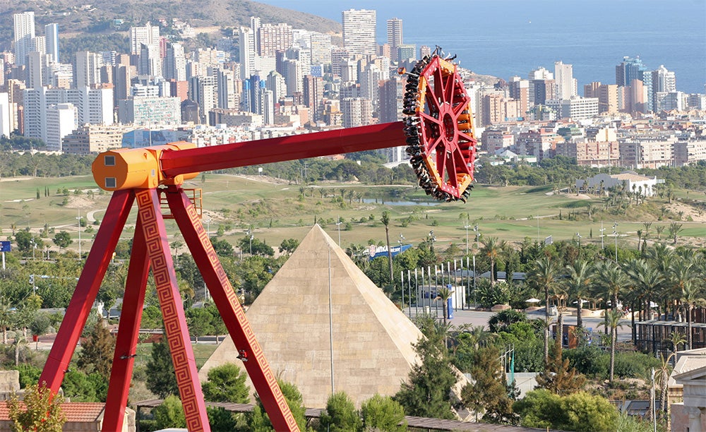 El parque Terra Mítica contará con un sistema fotovoltaico para ahorrar más del 60% de su consumo habitual El parque Terra Mítica contará con un sistema fotovoltaico para ahorrar más del 60% de su consumo habitual