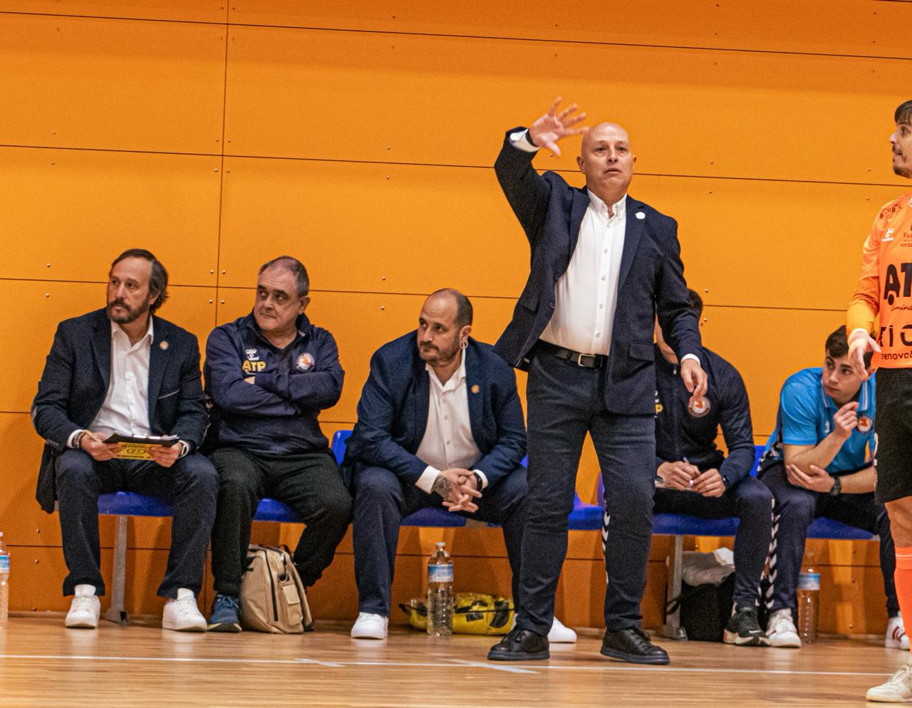 David Zamorano dura 9 días en Ribera Navarra FS: "He vivido situaciones que distan de los estándares deportivos exigibles" David Zamorano dura 9 días en Ribera Navarra FS: "He vivido situaciones que distan de los estándares deportivos exigibles"