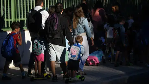 La solicitud de plaza en colegios e institutos de la Comunidad se abrirá la próxima semana La solicitud de plaza en colegios e institutos de la Comunidad se abrirá la próxima semana