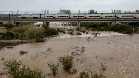 El río Palancia a su paso por Sagunto. El río Palancia a su paso por Sagunto.