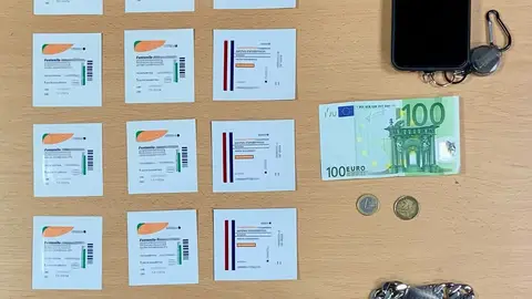 Elementos incautados en el momento de la detención de la mujer. Elementos incautados en el momento de la detención de la mujer.