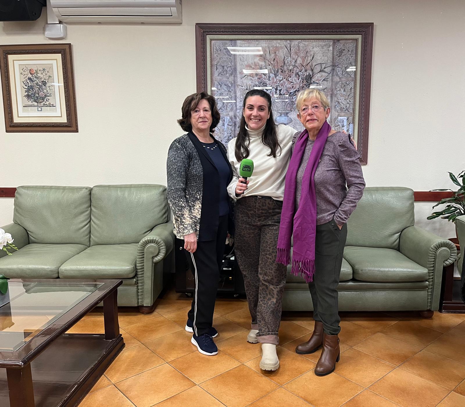 8M con Inés Ayllón, la primera alcaldesa de la provincia, y Rosa María Manjón, presidenta del Centro de Mayores Encarna Caldero 8M con Inés Ayllón, la primera alcaldesa de la provincia, y Rosa María Manjón, presidenta del Centro de Mayores Encarna Caldero