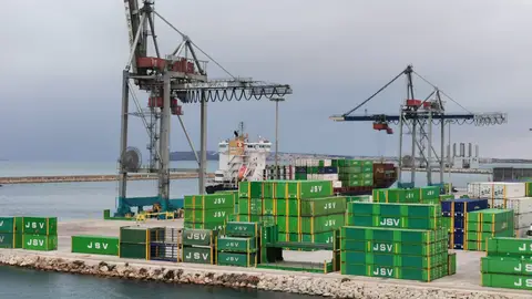 Vista del puerto de Alicante Vista del puerto de Alicante