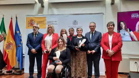 Encarna Chacón y Patro Sánchez, Loida Zabala y la árbitra Guadalupe Porras, galardonadas como 'Mujeres que rompen' Encarna Chacón y Patro Sánchez, Loida Zabala y la árbitra Guadalupe Porras, galardonadas como 'Mujeres que rompen'