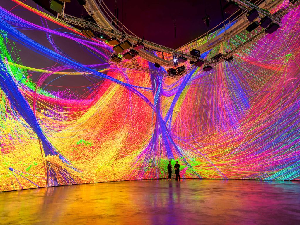 Refik Anadol presenta su reinterpretación mediante IA de los diseños de Frank Gehry Refik Anadol presenta su reinterpretación mediante IA de los diseños de Frank Gehry
