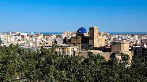 Vista de la ciudad de Elche. Vista de la ciudad de Elche.