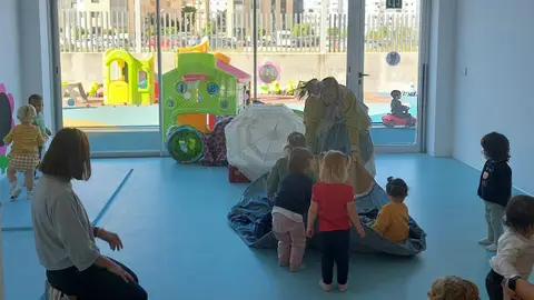 Imagen de archivo de na escuela infantil ayudas