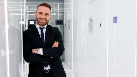 Oscar Mendoza, CEO de Hospital Capilar en Pontevedra Entrevista en Más de Uno Pontevedra